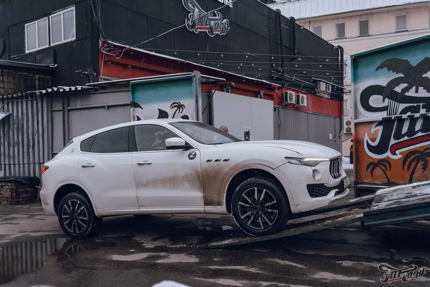 Кузовной ремонт Maserati Levante и установка bi-led модулей